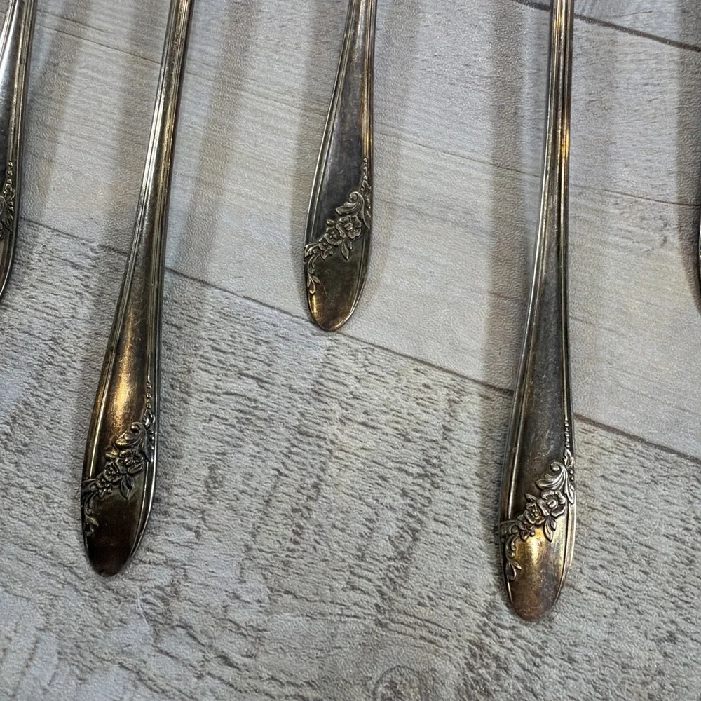 Oneida Tudor Plate Queen Bess II Silverplate Iced Tea Spoons 7.5 Set of 6